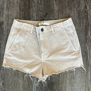 Zara Women's Tan Frayed Hem Shorts